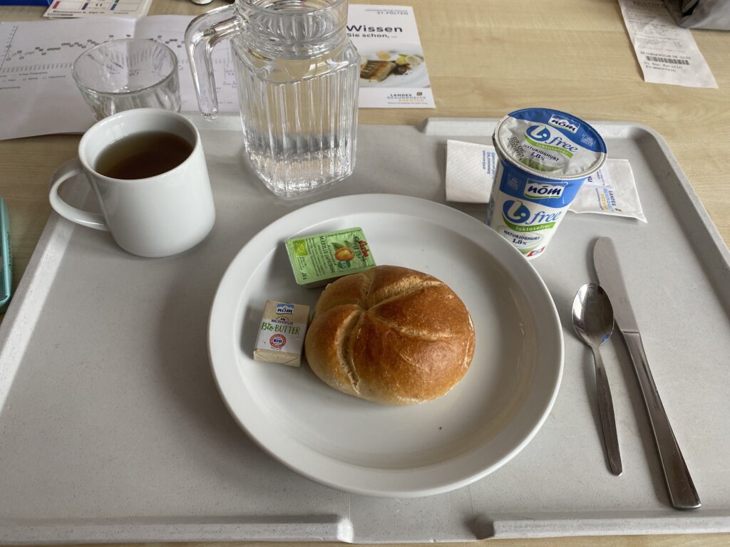 Frühstück im Krankehaus